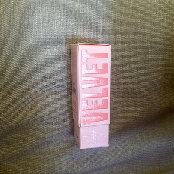 JEFFREE STAR COSMETICS Velvet Trap Lipstick Shade Fire Starter - Picture 5 of 6